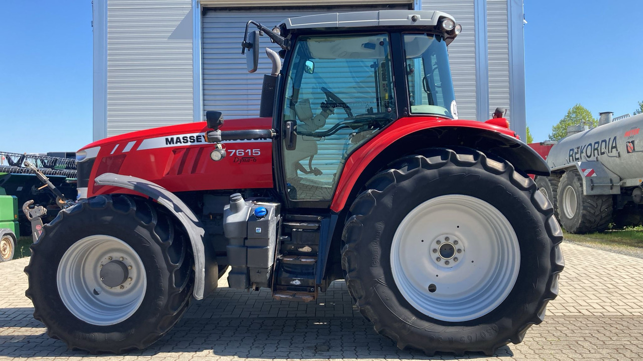 Massey Ferguson 7615 Dyna-6 Efficient - Traktors: foto 1 Massey Ferguson 7615 Dyna-6 Efficient - Traktors: foto 1