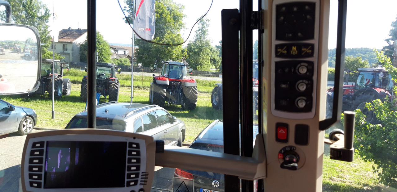 Massey Ferguson 7726 Dyna-6 Efficient - Traktors: foto 5 Massey Ferguson 7726 Dyna-6 Efficient - Traktors: foto 5