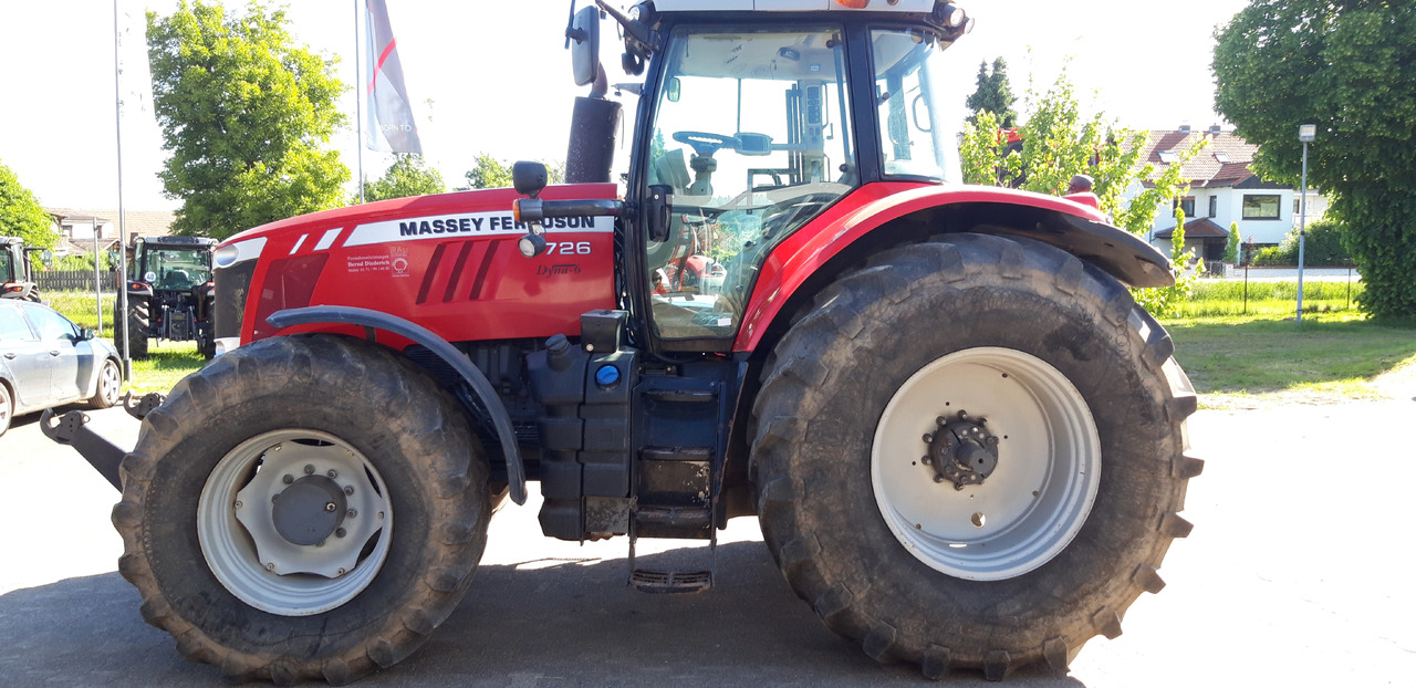 Massey Ferguson 7726 Dyna-6 Efficient - Traktors: foto 1 Massey Ferguson 7726 Dyna-6 Efficient - Traktors: foto 1