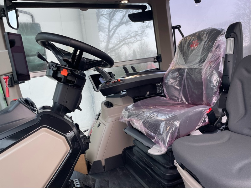 Massey Ferguson 8S.265 Dyna-7 EFFICIENT - Traktors: foto 2 Massey Ferguson 8S.265 Dyna-7 EFFICIENT - Traktors: foto 2