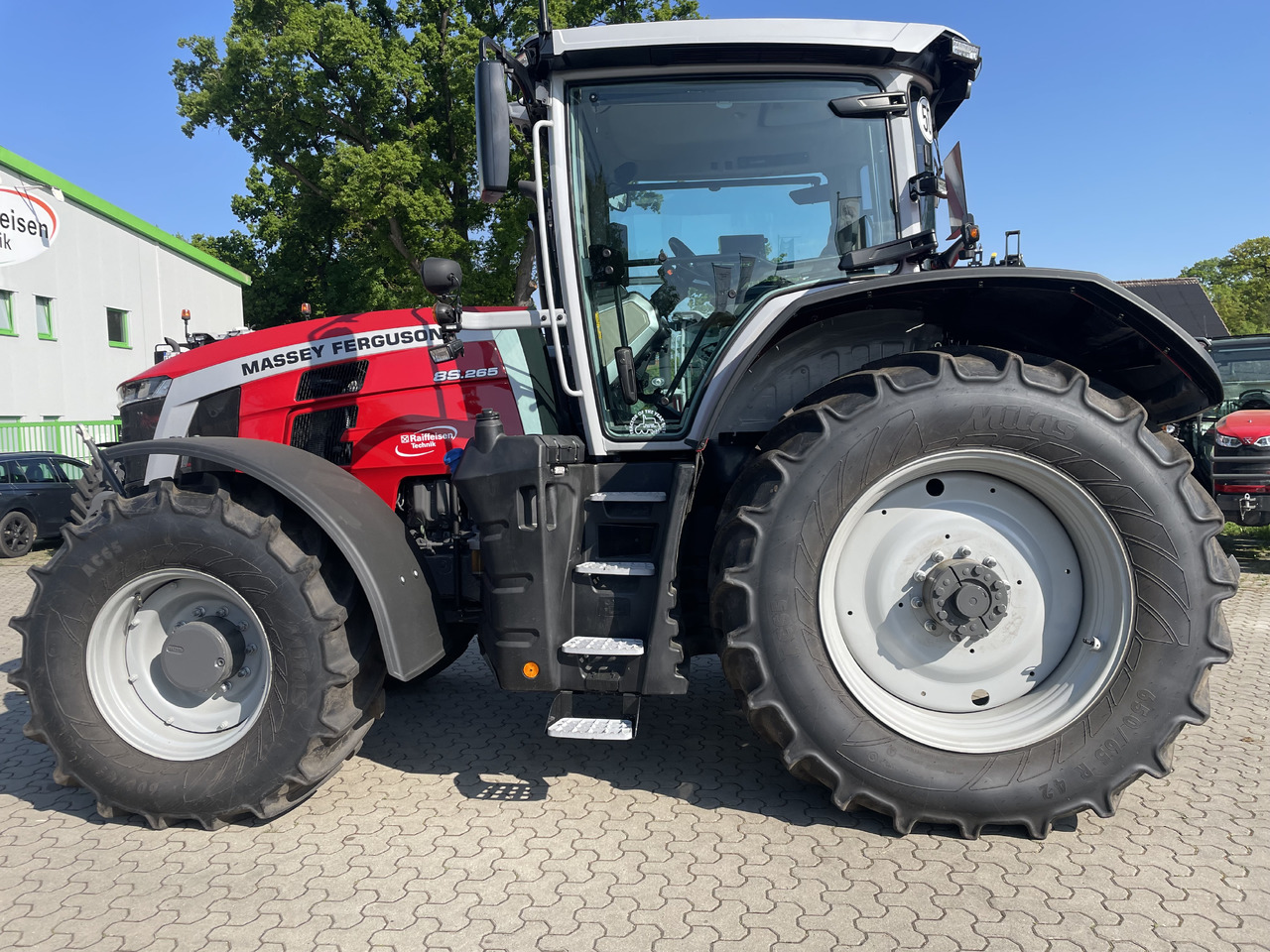 Massey Ferguson 8S.265 Dyna-VT EXCLUSIVE - Traktors: foto 1 Massey Ferguson 8S.265 Dyna-VT EXCLUSIVE - Traktors: foto 1