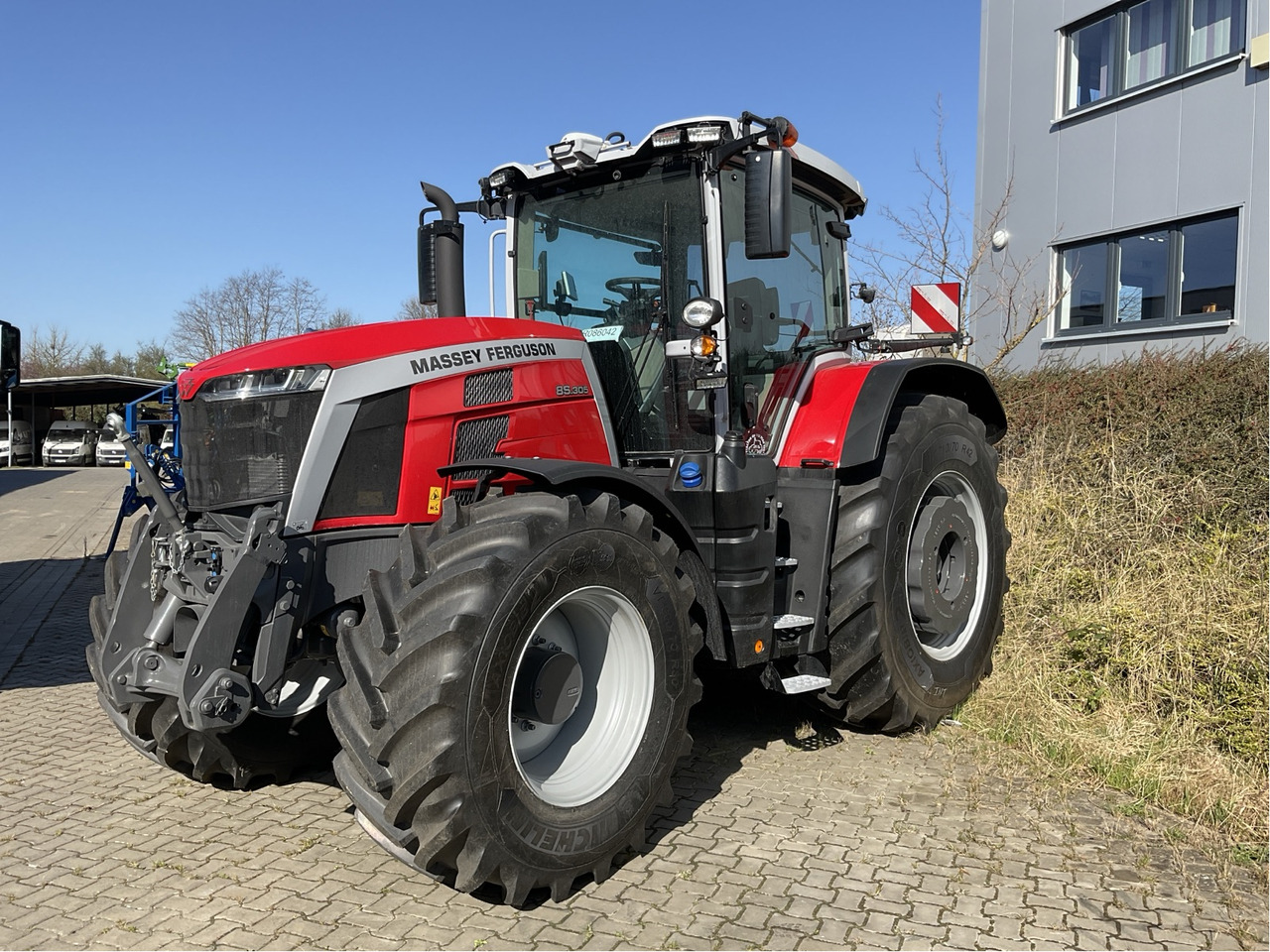 Massey Ferguson 8S.305 Dyna-VT EXCLUSIVE - Traktors: foto 1 Massey Ferguson 8S.305 Dyna-VT EXCLUSIVE - Traktors: foto 1