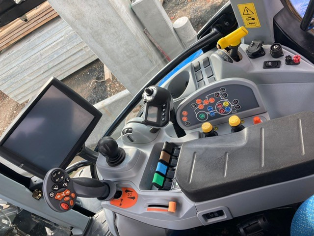 New Holland T7.200 Autocommand - Traktors: foto 3 New Holland T7.200 Autocommand - Traktors: foto 3