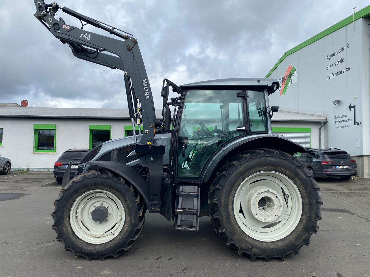 Valtra A 104 MH4 - Traktors: foto 1 Valtra A 104 MH4 - Traktors: foto 1
