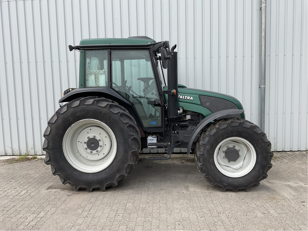 Valtra A 93 - Traktors: foto 1 Valtra A 93 - Traktors: foto 1