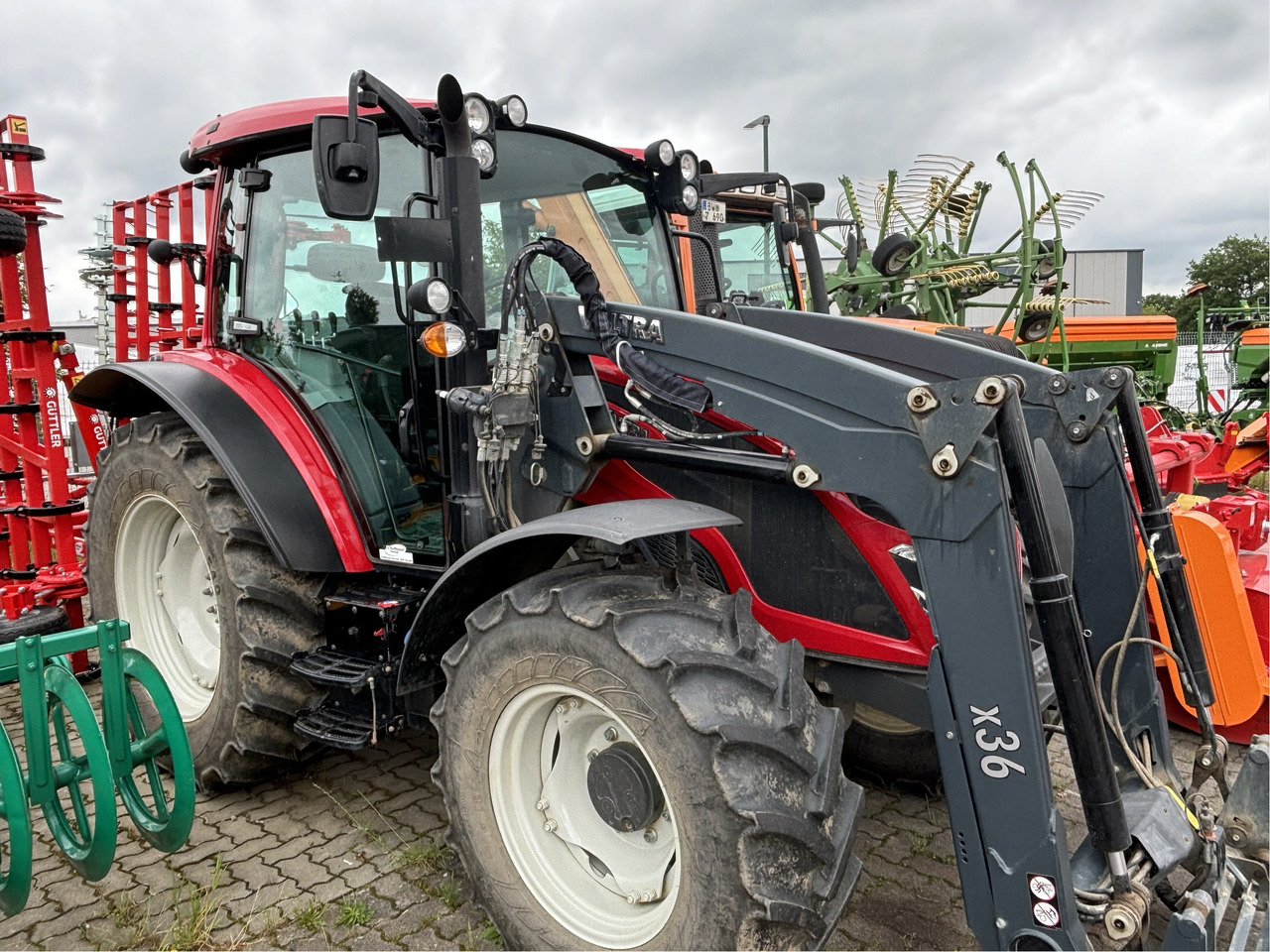 Valtra A 95 - Traktors: foto 1 Valtra A 95 - Traktors: foto 1