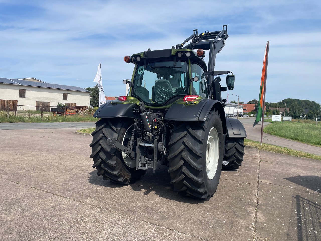 Valtra N155 EA 2B1 - Traktors: foto 4 Valtra N155 EA 2B1 - Traktors: foto 4