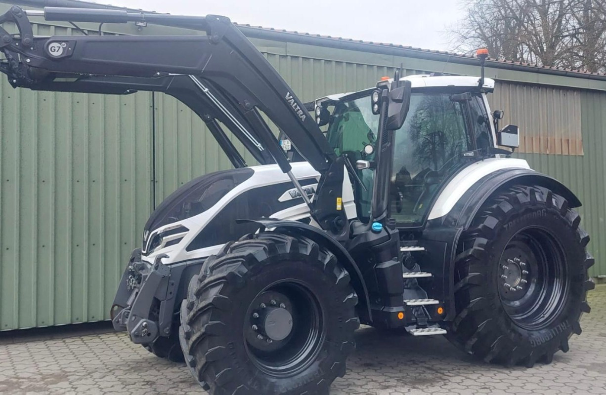 Valtra Q 305 - Traktors: foto 1 Valtra Q 305 - Traktors: foto 1