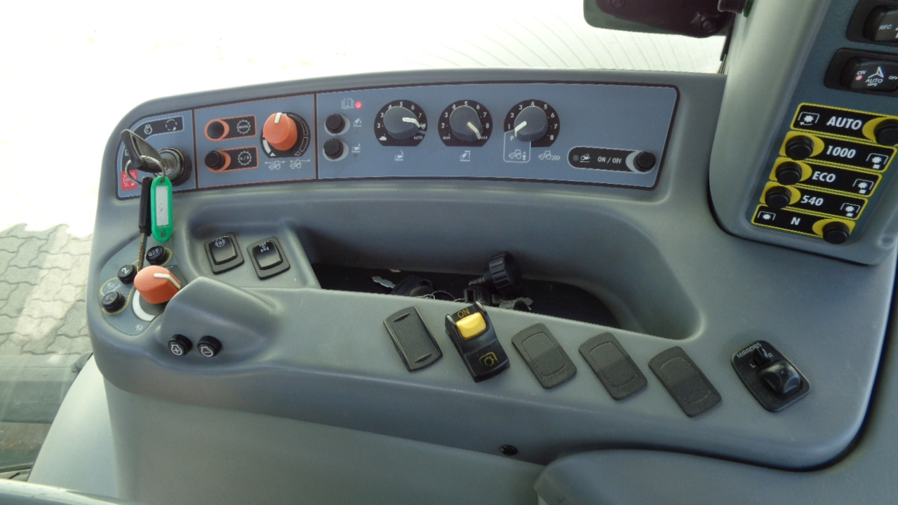 Valtra S374 - Traktors: foto 5 Valtra S374 - Traktors: foto 5