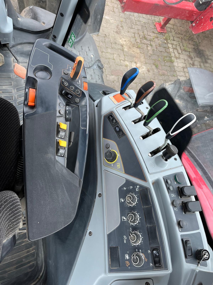Valtra T 175 Active - Traktors: foto 2 Valtra T 175 Active - Traktors: foto 2