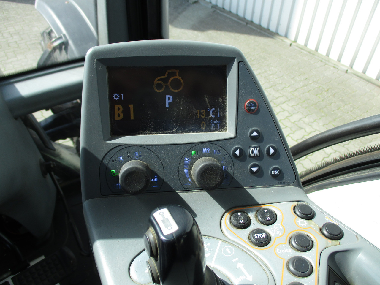 Valtra T 213 - Traktors: foto 4 Valtra T 213 - Traktors: foto 4