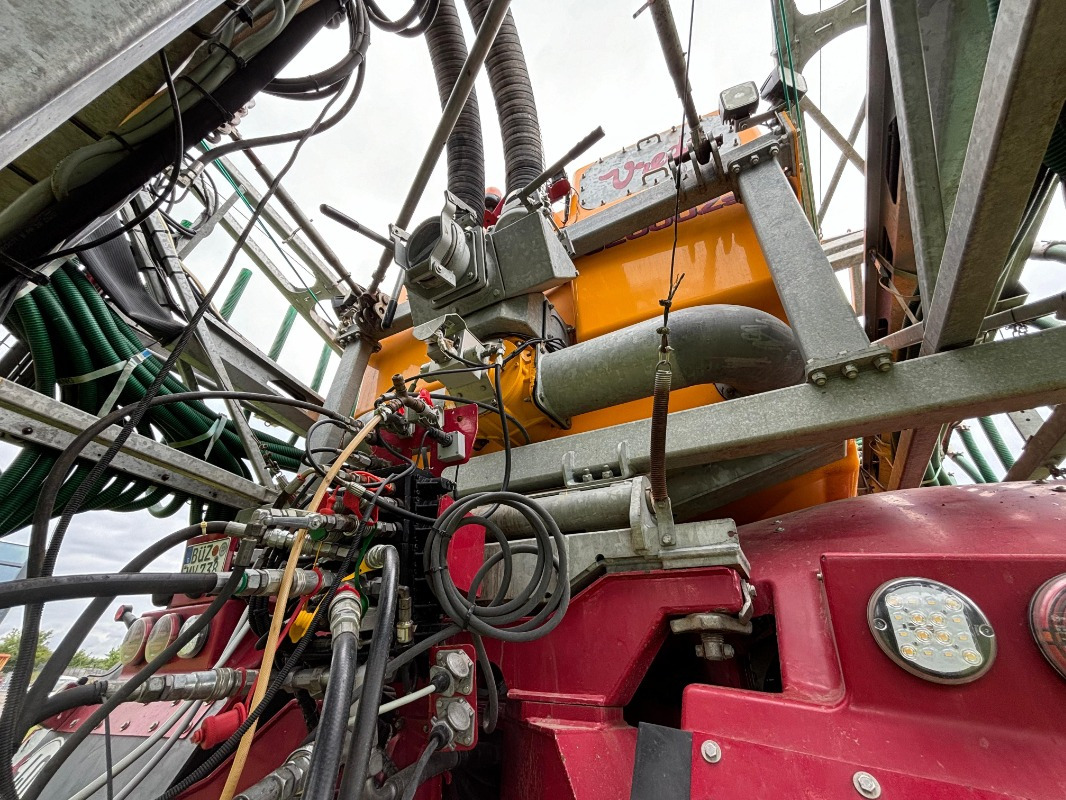 Vredo VT 7138 SWINGMAX36 Gestänge - Minerālmēslu izkliedētājs: foto 5 Vredo VT 7138 SWINGMAX36 Gestänge - Minerālmēslu izkliedētājs: foto 5