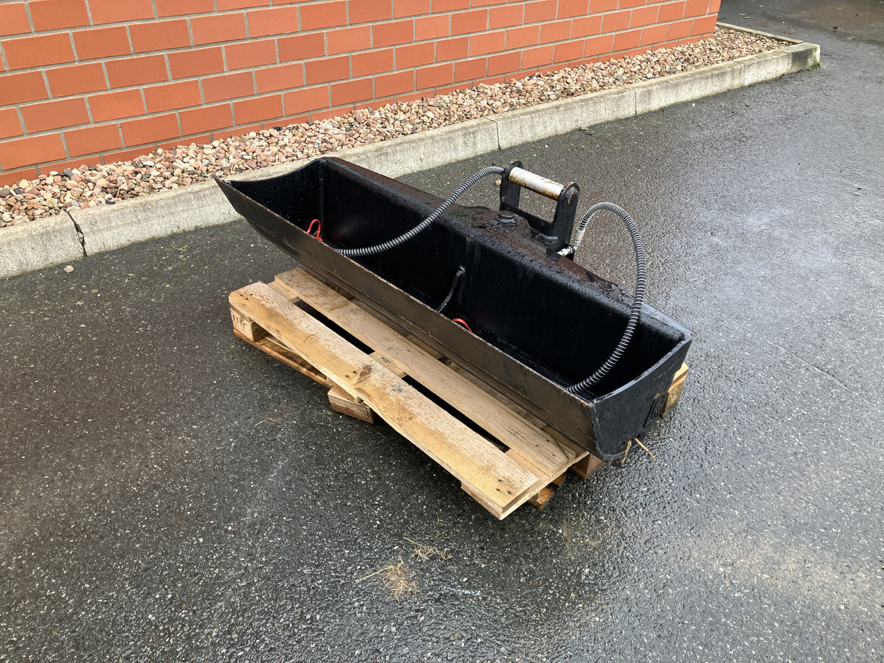 ZFE Grabenräumlöffel hydr. 1400mm - Ekskavators: foto 3 ZFE Grabenräumlöffel hydr. 1400mm - Ekskavators: foto 3