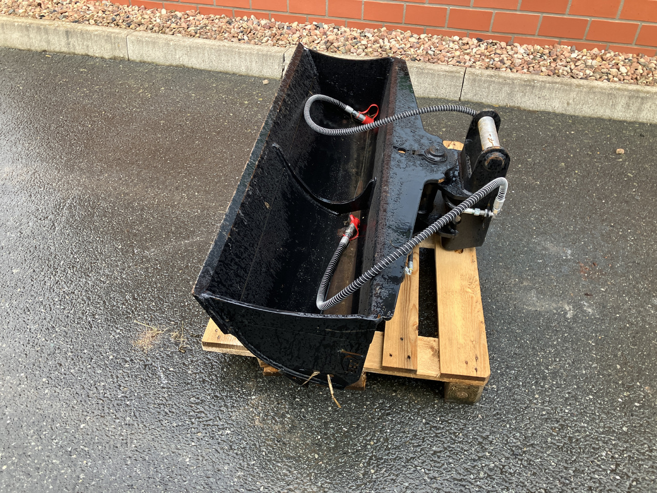 ZFE Grabenräumlöffel hydr. 1400mm - Ekskavators: foto 1 ZFE Grabenräumlöffel hydr. 1400mm - Ekskavators: foto 1