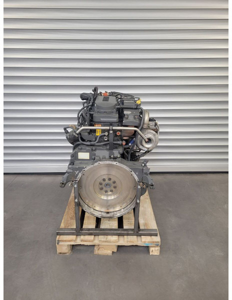 DAF LF Euro 6 - Dzinējs - Kravas automašīna: foto 4 DAF LF Euro 6 - Dzinējs - Kravas automašīna: foto 4