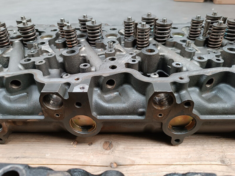DAF XF 105 oe 1795284 EURO 5 2 SENSORS - Cilindru bloks - Kravas automašīna: foto 2 DAF XF 105 oe 1795284 EURO 5 2 SENSORS - Cilindru bloks - Kravas automašīna: foto 2