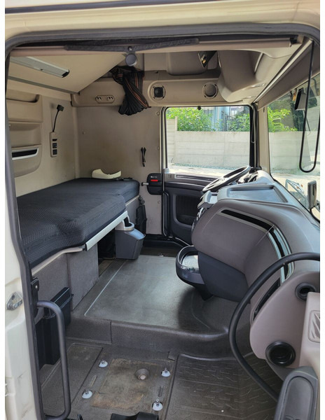 DAF XF 106 - XF106 - Kabīne un interjers - Kravas automašīna: foto 2 DAF XF 106 - XF106 - Kabīne un interjers - Kravas automašīna: foto 2