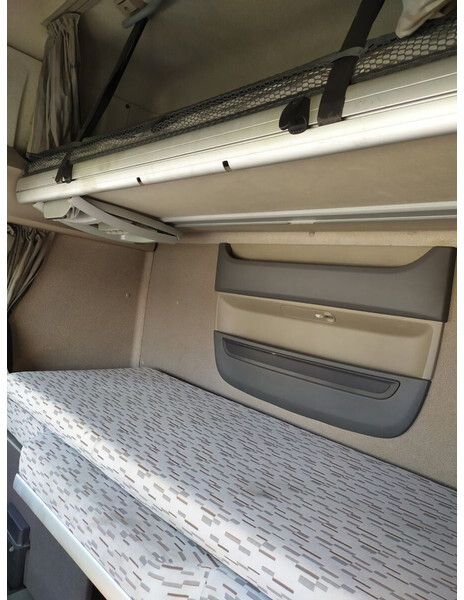 DAF XF106 Euro 6 - Kabīne un interjers - Kravas automašīna: foto 4 DAF XF106 Euro 6 - Kabīne un interjers - Kravas automašīna: foto 4