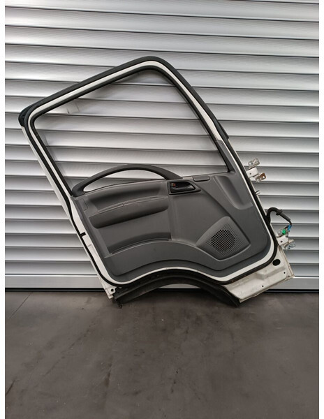 Isuzu LH - DRIVER - SX - LATO GUIDA - Durvis un rezerves daļas - Kravas automašīna: foto 2 Isuzu LH - DRIVER - SX - LATO GUIDA - Durvis un rezerves daļas - Kravas automašīna: foto 2