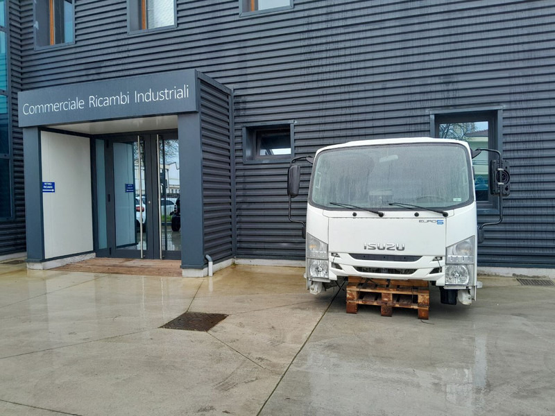 Isuzu Narrow L 35 - stretta - Kabīne un interjers - Kravas automašīna: foto 1 Isuzu Narrow L 35 - stretta - Kabīne un interjers - Kravas automašīna: foto 1