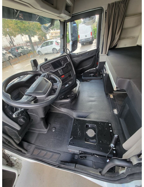 Iveco S-WAY - Kabīne un interjers - Kravas automašīna: foto 4 Iveco S-WAY - Kabīne un interjers - Kravas automašīna: foto 4