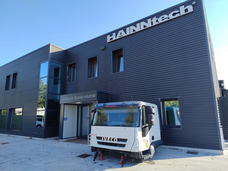 Iveco STRALIS AT - Kabīne un interjers - Kravas automašīna: foto 1 Iveco STRALIS AT - Kabīne un interjers - Kravas automašīna: foto 1