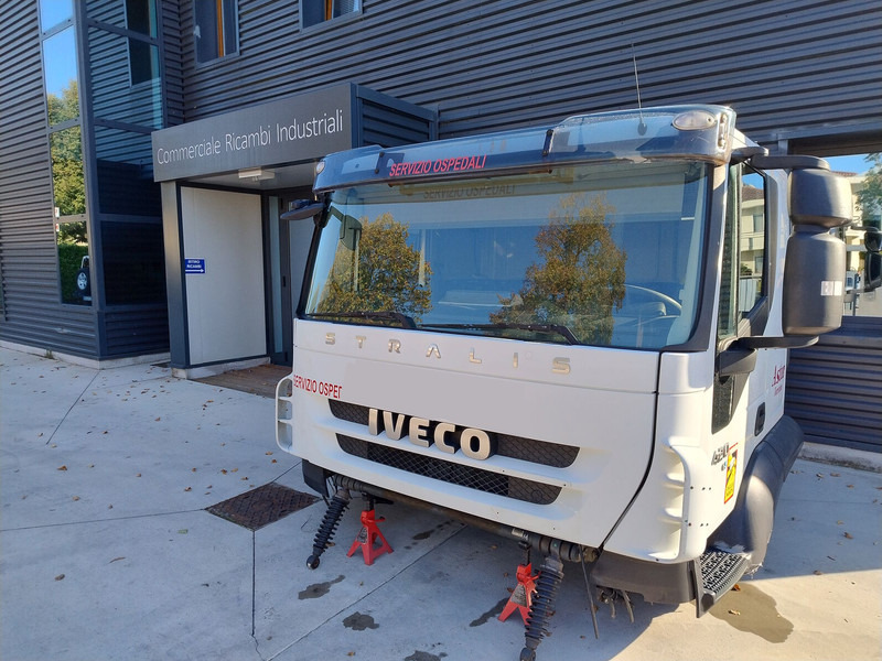 Iveco STRALIS AT - Kabīne un interjers - Kravas automašīna: foto 4 Iveco STRALIS AT - Kabīne un interjers - Kravas automašīna: foto 4