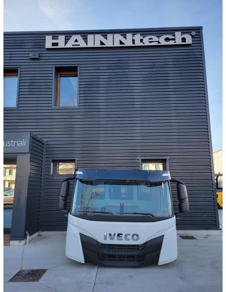 Iveco STRALIS TRAKKER S - Way / X - Way / T - Way EURO 6 - Kabīne un interjers - Kravas automašīna: foto 2 Iveco STRALIS TRAKKER S - Way / X - Way / T - Way EURO 6 - Kabīne un interjers - Kravas automašīna: foto 2