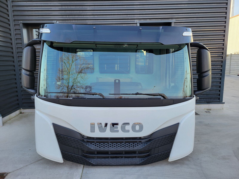 Iveco STRALIS TRAKKER S - Way / X - Way / T - Way EURO 6 - Kabīne un interjers - Kravas automašīna: foto 3 Iveco STRALIS TRAKKER S - Way / X - Way / T - Way EURO 6 - Kabīne un interjers - Kravas automašīna: foto 3