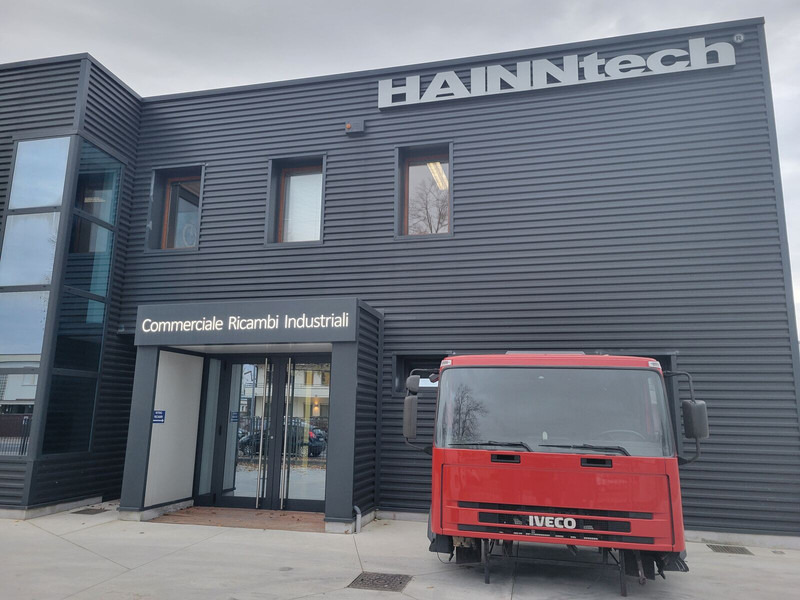 Iveco Sleeper - Letto - Kabīne un interjers - Kravas automašīna: foto 3 Iveco Sleeper - Letto - Kabīne un interjers - Kravas automašīna: foto 3