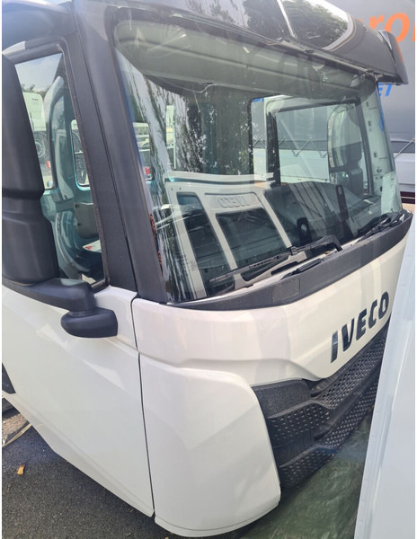 Iveco T-Way / X-Way / S-Way (day cab) - Kabīne un interjers - Kravas automašīna: foto 2 Iveco T-Way / X-Way / S-Way (day cab) - Kabīne un interjers - Kravas automašīna: foto 2