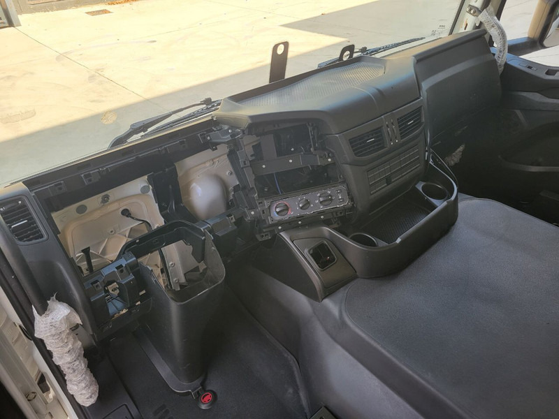 Iveco X-Way S-Way T-Way - Kabīne un interjers - Kravas automašīna: foto 2 Iveco X-Way S-Way T-Way - Kabīne un interjers - Kravas automašīna: foto 2