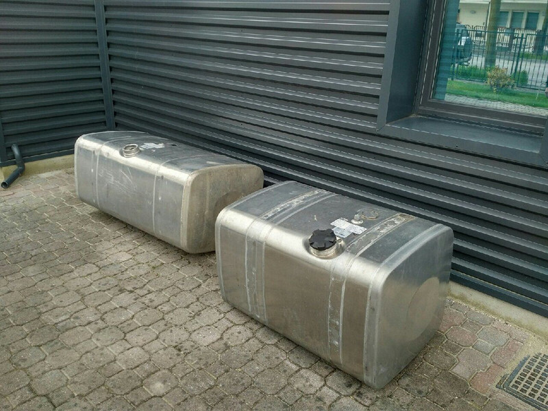 MAN 480 + 375 L - Degvielas tvertne - Kravas automašīna: foto 2 MAN 480 + 375 L - Degvielas tvertne - Kravas automašīna: foto 2