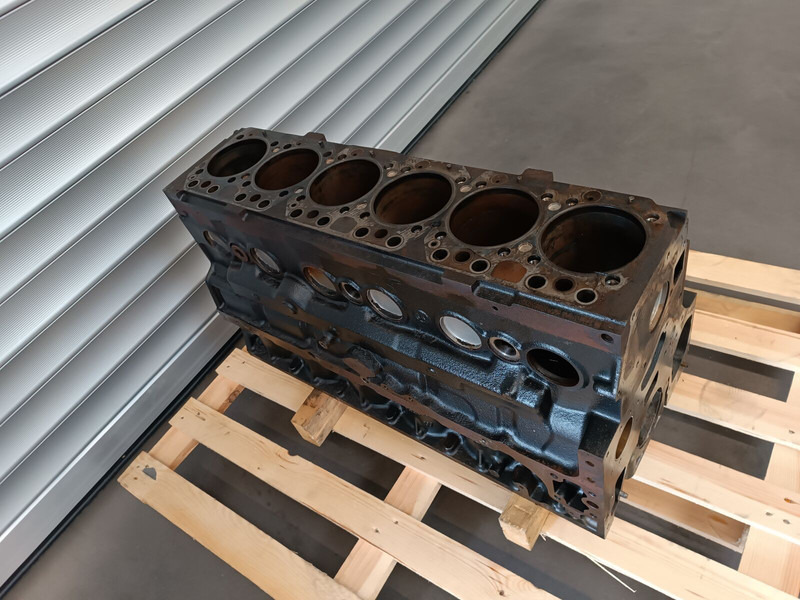 MAN TGL TGM - Cilindru bloks - Kravas automašīna: foto 3 MAN TGL TGM - Cilindru bloks - Kravas automašīna: foto 3