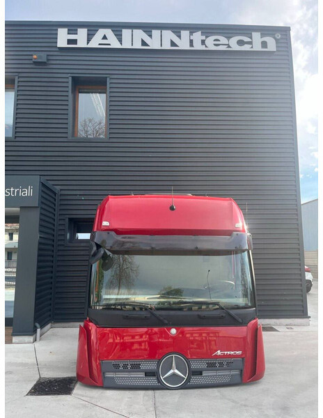 Mercedes-Benz ACTROS MP4 - Kabīne un interjers - Kravas automašīna: foto 1 Mercedes-Benz ACTROS MP4 - Kabīne un interjers - Kravas automašīna: foto 1