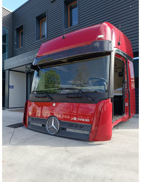 Mercedes-Benz ACTROS MP4 - Kabīne un interjers - Kravas automašīna: foto 5 Mercedes-Benz ACTROS MP4 - Kabīne un interjers - Kravas automašīna: foto 5