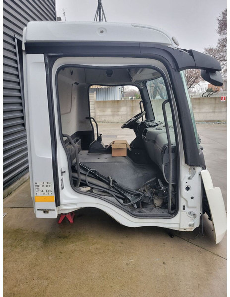 Mercedes-Benz Arocs - Actros Classicspace - Kabīne un interjers - Kravas automašīna: foto 5 Mercedes-Benz Arocs - Actros Classicspace - Kabīne un interjers - Kravas automašīna: foto 5