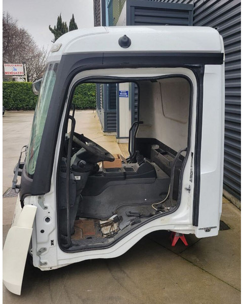 Mercedes-Benz Arocs - Actros Classicspace - Kabīne un interjers - Kravas automašīna: foto 2 Mercedes-Benz Arocs - Actros Classicspace - Kabīne un interjers - Kravas automašīna: foto 2