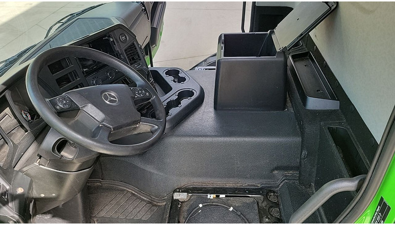 Mercedes-Benz S Actros - Arocs - Antos Classic Space - Kabīne un interjers - Kravas automašīna: foto 3 Mercedes-Benz S Actros - Arocs - Antos Classic Space - Kabīne un interjers - Kravas automašīna: foto 3