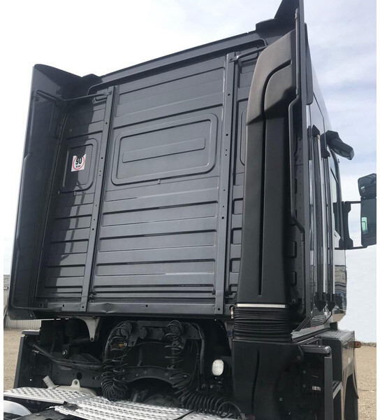 Renault MAGNUM Euro 5 - Kabīne un interjers - Kravas automašīna: foto 3 Renault MAGNUM Euro 5 - Kabīne un interjers - Kravas automašīna: foto 3