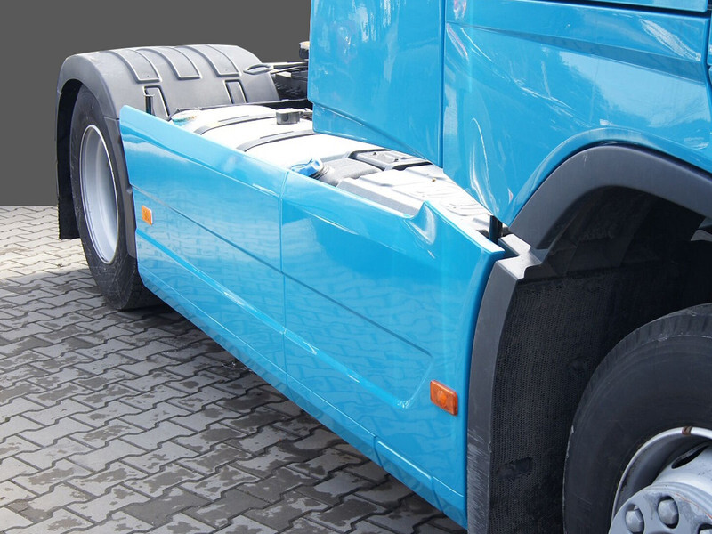 Volvo FH 4 EURO 6 - Aerodinamika/ Spoileris - Kravas automašīna: foto 2 Volvo FH 4 EURO 6 - Aerodinamika/ Spoileris - Kravas automašīna: foto 2