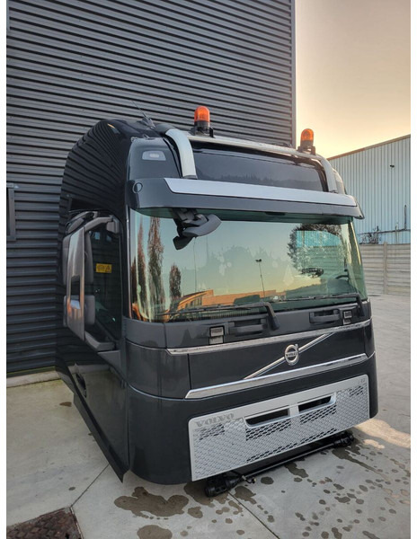 Volvo FH Globetrotter XL - Kabīne un interjers - Kravas automašīna: foto 2 Volvo FH Globetrotter XL - Kabīne un interjers - Kravas automašīna: foto 2