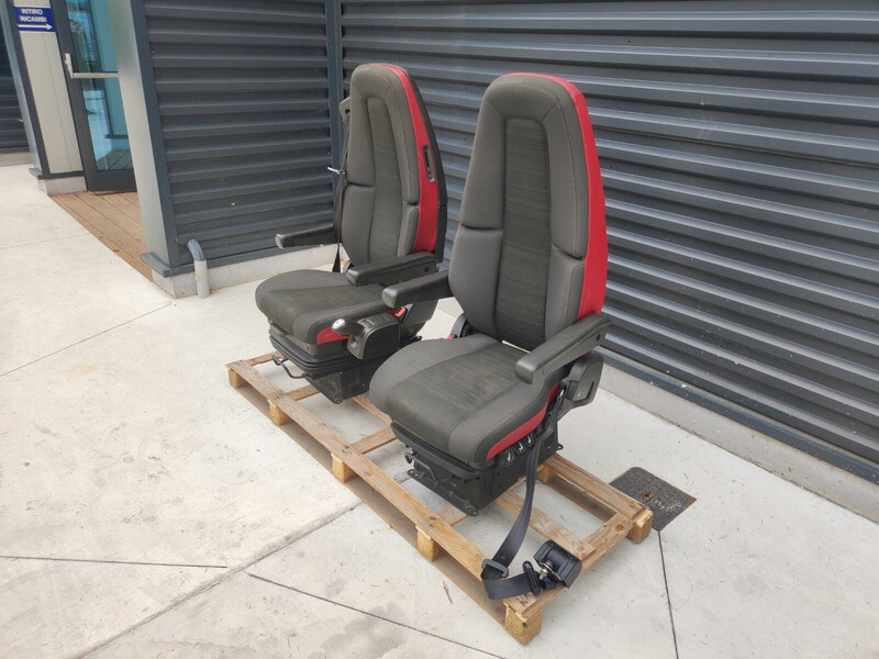 Volvo FH4 - FH13 FH16 - Sēdeklis - Kravas automašīna: foto 2 Volvo FH4 - FH13 FH16 - Sēdeklis - Kravas automašīna: foto 2