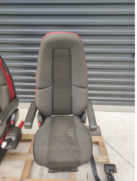 Volvo FH4 - FH13 FH16 - Sēdeklis - Kravas automašīna: foto 3 Volvo FH4 - FH13 FH16 - Sēdeklis - Kravas automašīna: foto 3