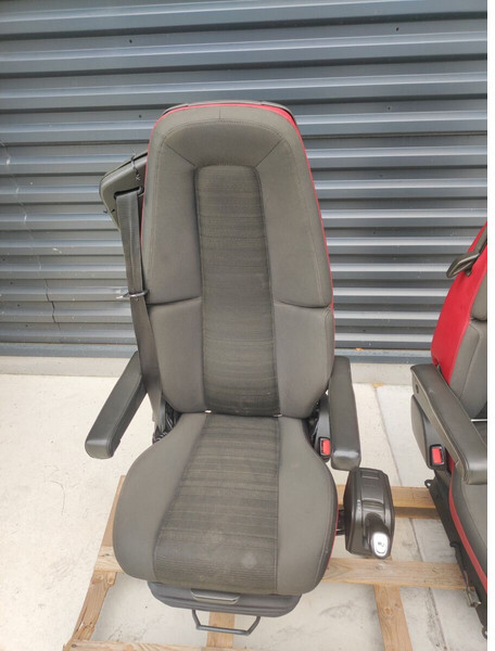 Volvo FH4 - FH13 FH16 - Sēdeklis - Kravas automašīna: foto 4 Volvo FH4 - FH13 FH16 - Sēdeklis - Kravas automašīna: foto 4