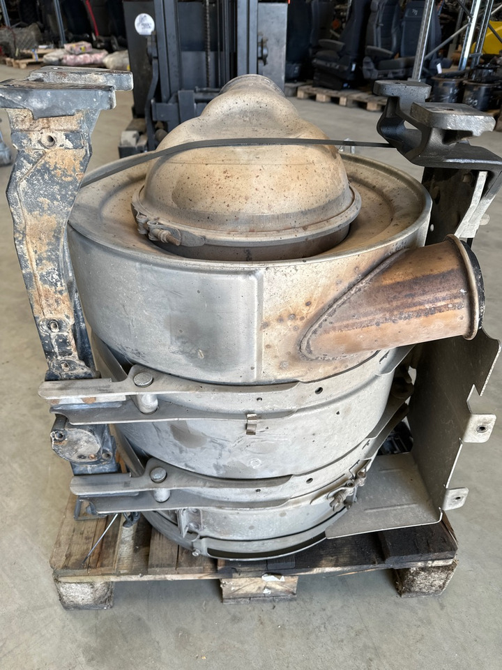 1944879 EXCHAUST/ SILENCER - Izplūdes sistēma - Kravas automašīna: foto 1 1944879 EXCHAUST/ SILENCER - Izplūdes sistēma - Kravas automašīna: foto 1