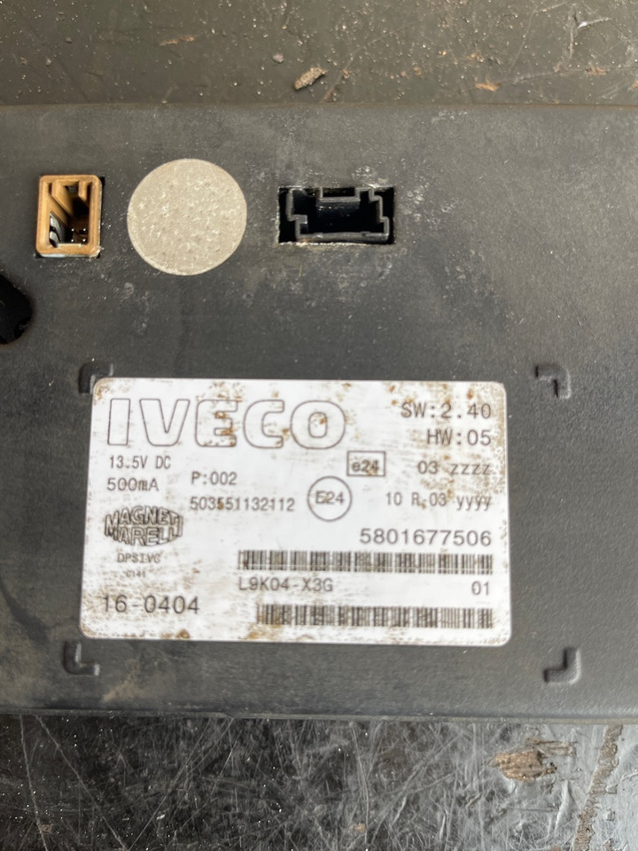 IVECO RADIO 5801677506 - Kabīne un interjers - Kravas automašīna: foto 2 IVECO RADIO 5801677506 - Kabīne un interjers - Kravas automašīna: foto 2