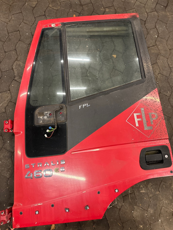 IVECO STRALIS DOOR LEFT 504232504 - Kabīne un interjers - Kravas automašīna: foto 1 IVECO STRALIS DOOR LEFT 504232504 - Kabīne un interjers - Kravas automašīna: foto 1