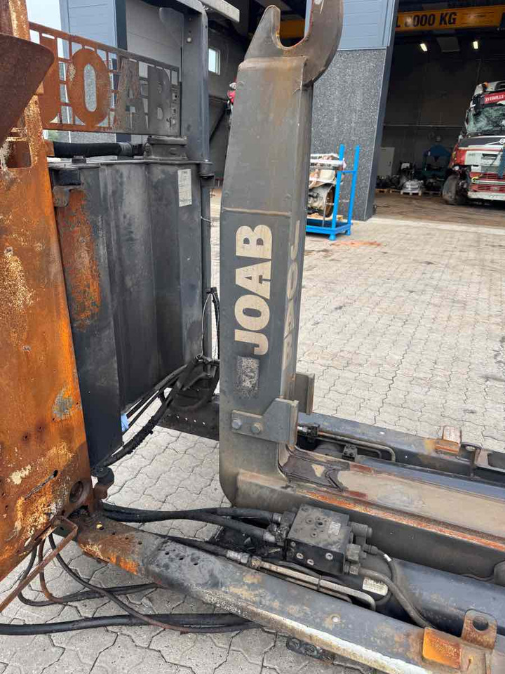 JOAB HOOK LOADER SYSTEM L20 - 5950 AA - Būvgružu konteineru/ Pacēlāji ar āķi sistēma: foto 3 JOAB HOOK LOADER SYSTEM L20 - 5950 AA - Būvgružu konteineru/ Pacēlāji ar āķi sistēma: foto 3