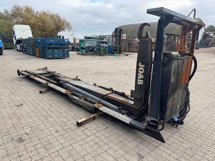 JOAB HOOK LOADER SYSTEM L20 - 5950 AA - Būvgružu konteineru/ Pacēlāji ar āķi sistēma: foto 1 JOAB HOOK LOADER SYSTEM L20 - 5950 AA - Būvgružu konteineru/ Pacēlāji ar āķi sistēma: foto 1